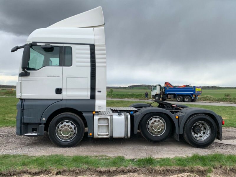 MAN TGX 26.440 6X2 MIDLIFT TRACTOR UNIT